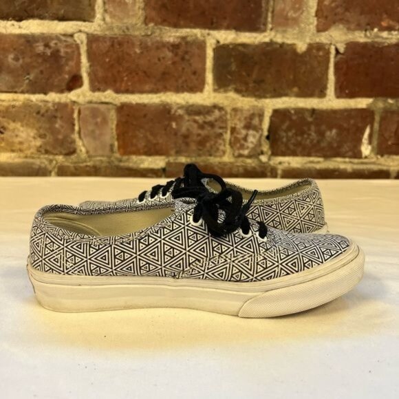 Vans Black & White Triangle Geometric Pattern Size M 4.5/W 6 - Picture 6 of 11